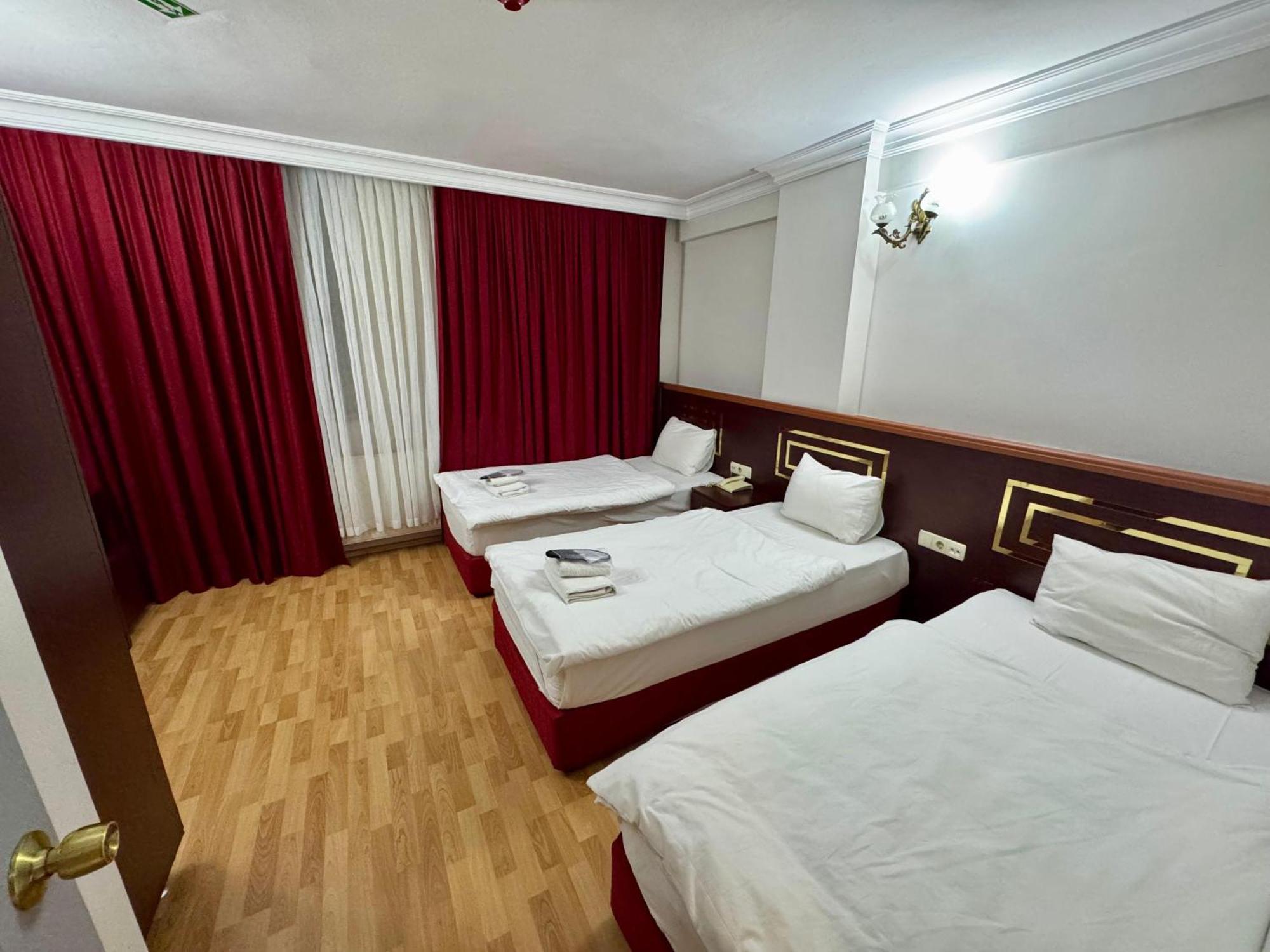 Red White Hotel — Photos 3
